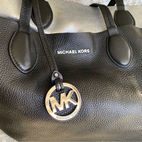 Michael Kors NWOT Black Leather Handbag - Picture 4 of 7
